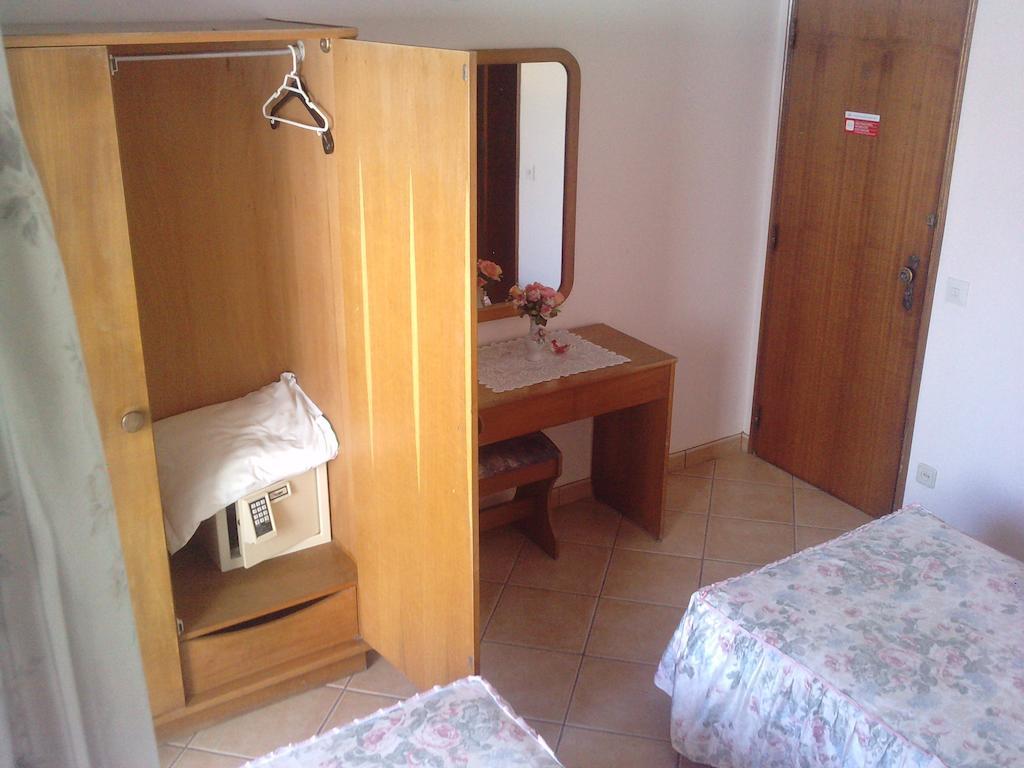 Bed and Breakfast Residencial Nosso Paraiso Quarteira Pokoj fotografie