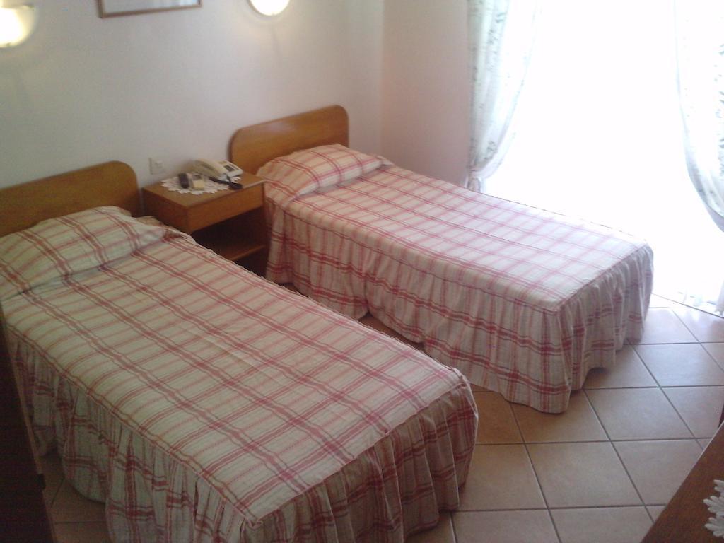 Bed and Breakfast Residencial Nosso Paraiso Quarteira Pokoj fotografie